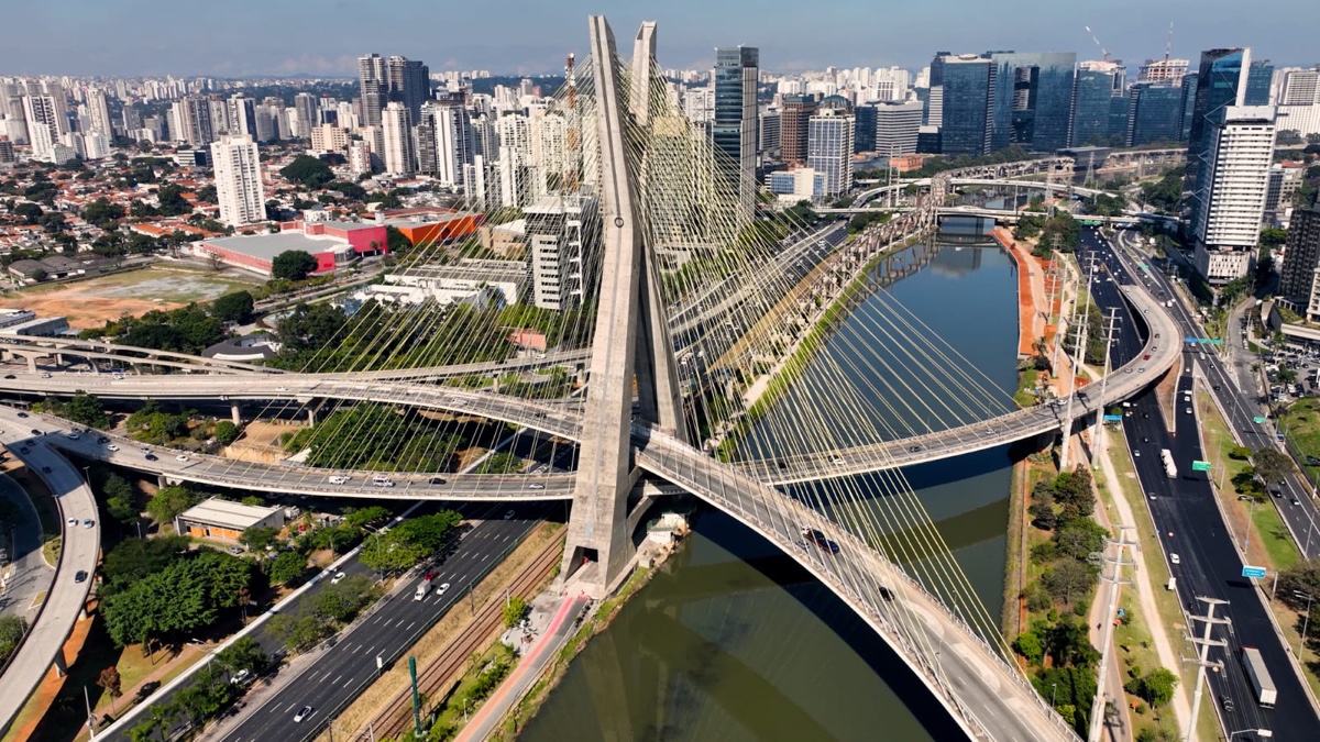 Aerial view of a Latin American city